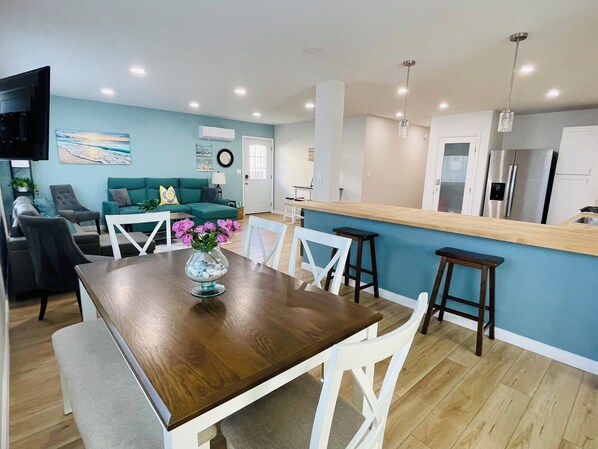 Interior - San Diego Coastal Oceanside Spacious (Oceanside)