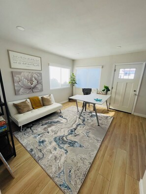 Smart-tv, bordfodbold, bøger