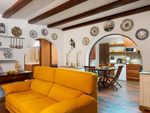 TV, fireplace, table tennis - Finca Ses Rodes: Rustic charm with a large pool (Portocolom)