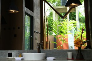 1 bedroom, premium bedding, pillow-top beds, minibar - Villa with Private Pool (Hikkaduwa)