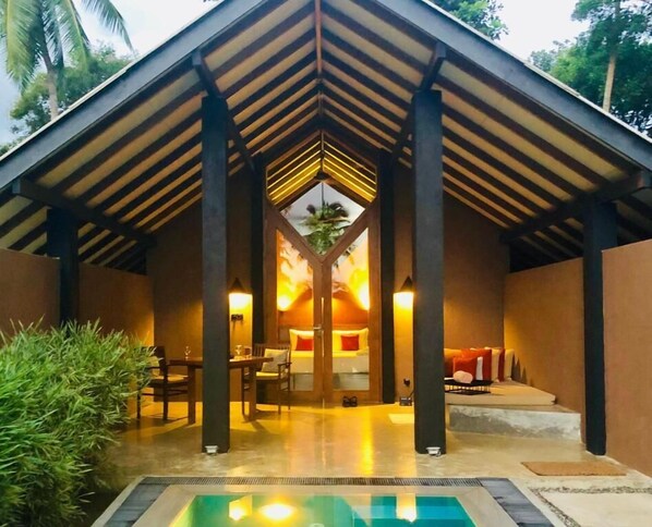 1 bedroom, premium bedding, pillow-top beds, minibar - Villa with Private Pool (Hikkaduwa)