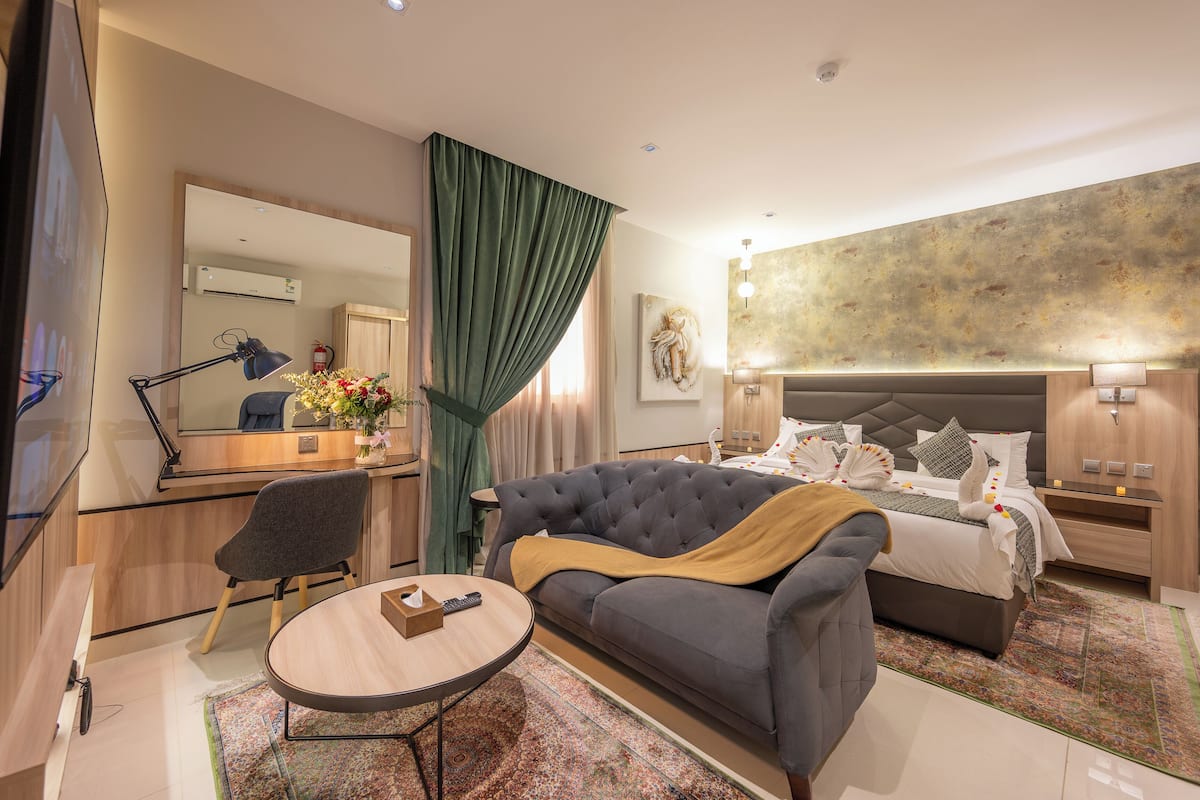 Superior Studio | Egyptian cotton sheets, premium bedding, down comforters, pillowtop beds