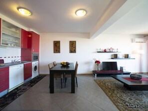 Dining - Full moon by Interhome (Portimão)