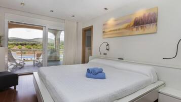 6 dormitorios, escritorio, Internet