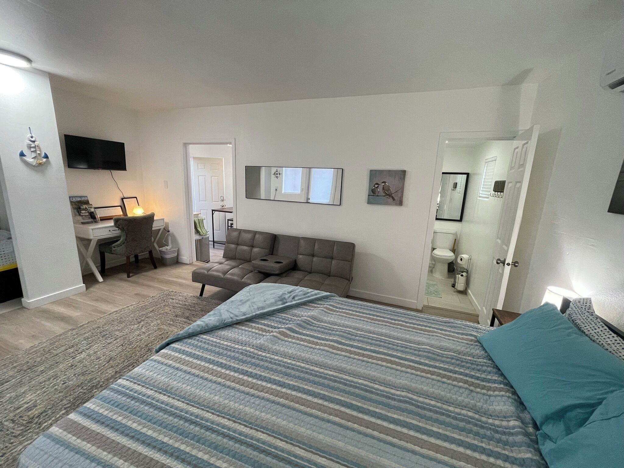 1 quarto, escrivaninha, Wi-Fi, roupa de cama