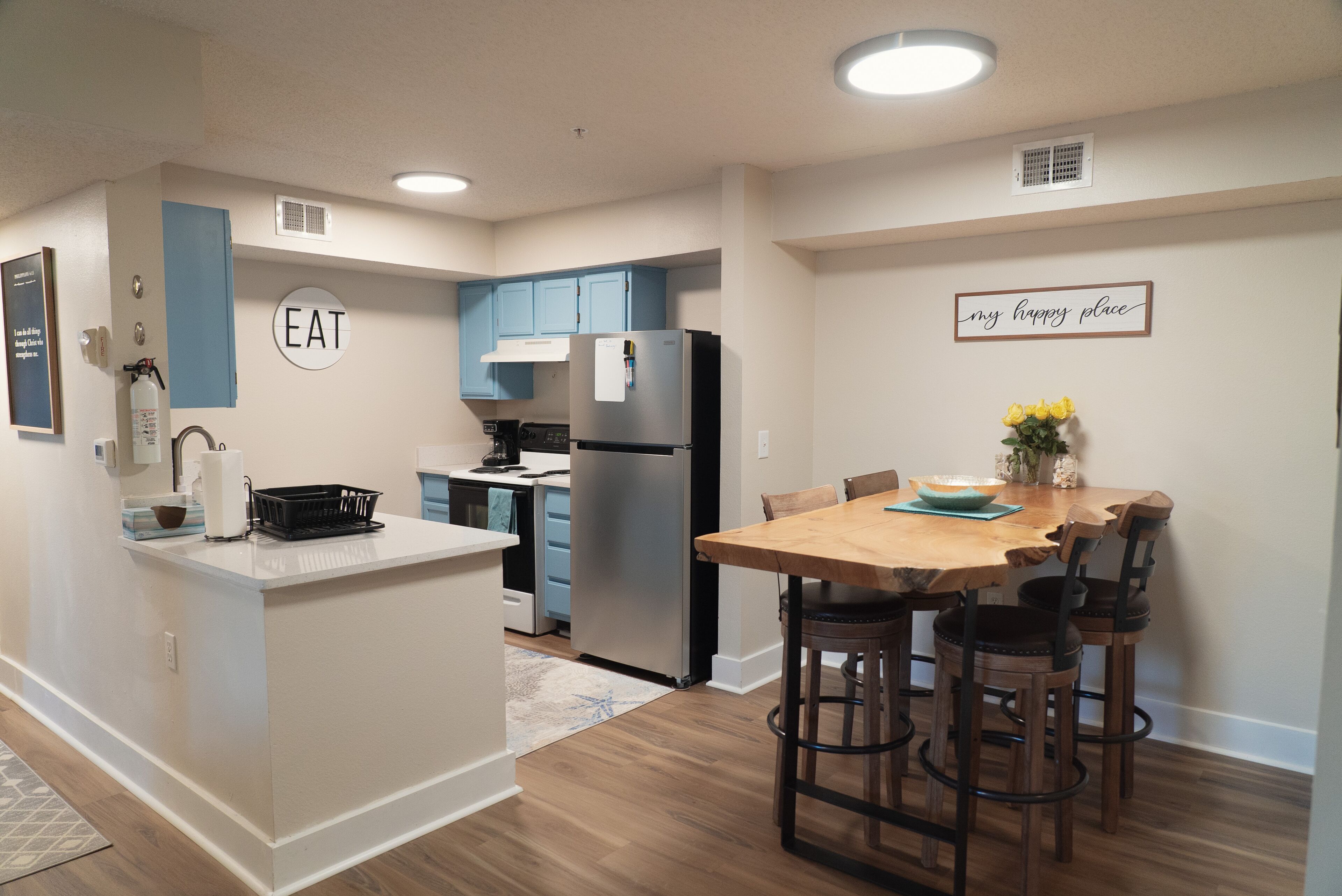 NEW 1st floor condo by BEACH!