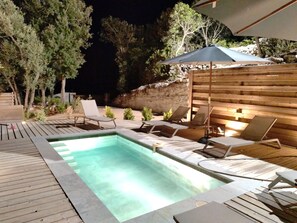 Outdoor pool, a heated pool