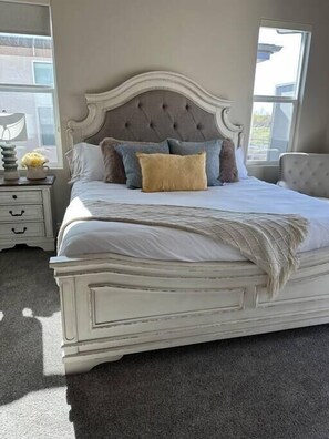 4 Schlafzimmer, Bügeleisen/Bügelbrett, WLAN, Bettwäsche