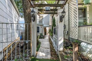 تفاصيل الفندق من الخارج