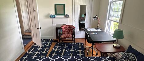 1 bedroom, desk, free WiFi, bed sheets