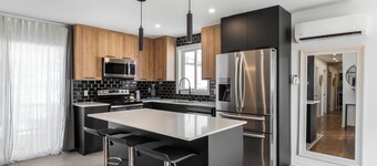 Beautiful and renovated house near Montreal and next to everything you need