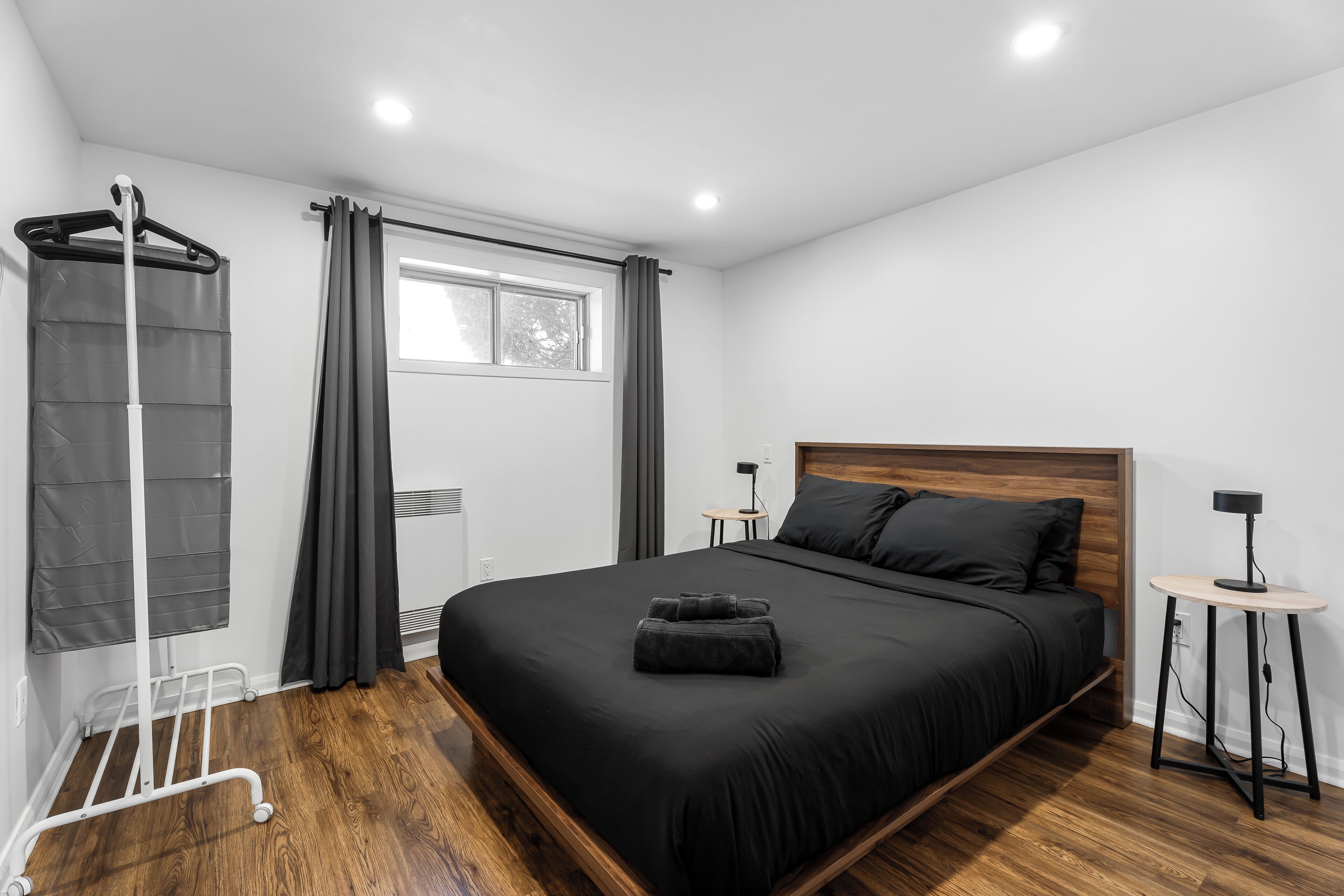 4 bedrooms, desk, iron/ironing board, free WiFi