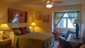 1 bedroom, desk, iron/ironing board, WiFi