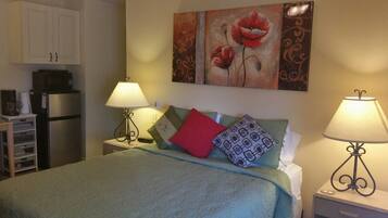 1 soverom, skrivebord, strykejern/-brett og wi-fi