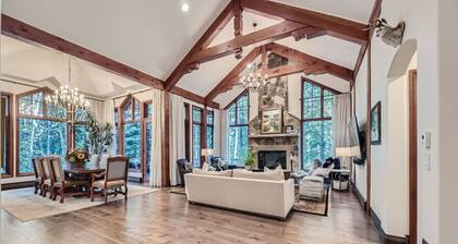 Luxe 6BR, gated retreat, steps to Arrow Bahn lift Hosted By Alpine Co-Hosts