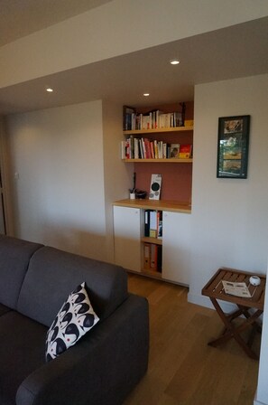 TV - Appartement Chaleureux à 10min de la Plage Dans Résidence Calme (Lannion)