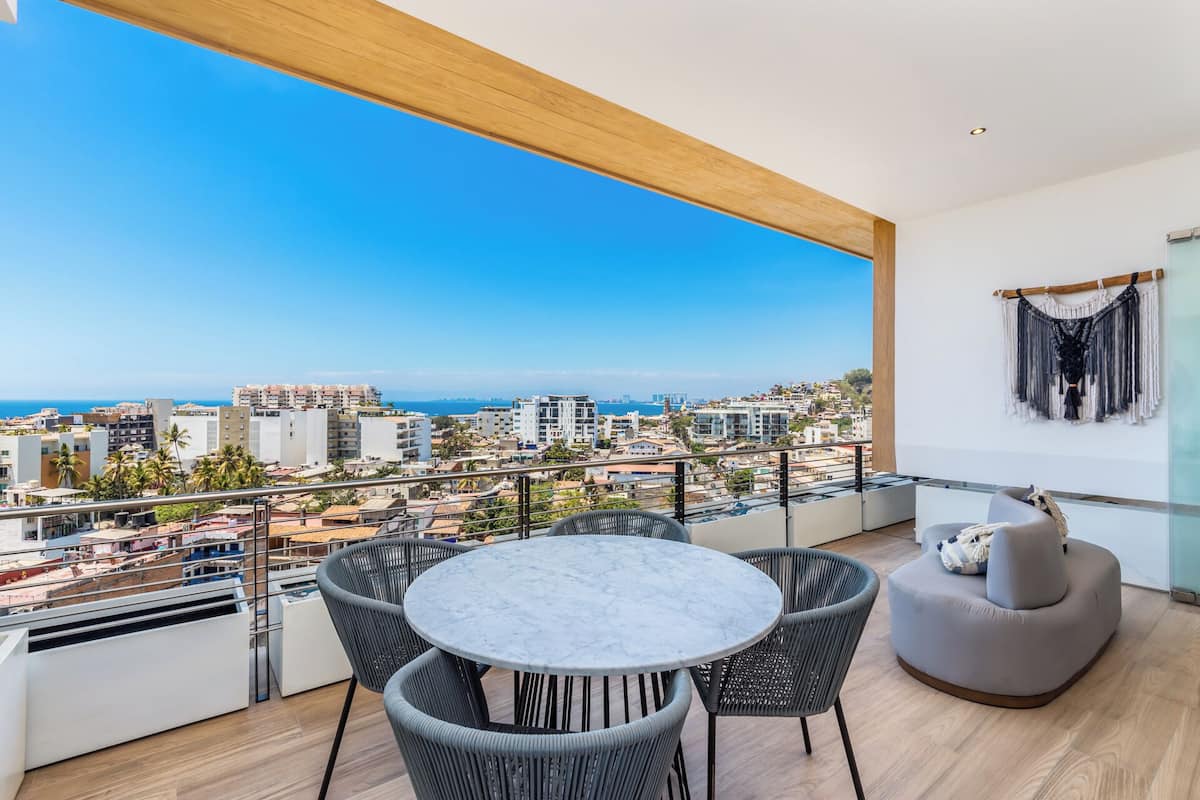 1 Bedroom Suite Deluxe | Terrace/patio