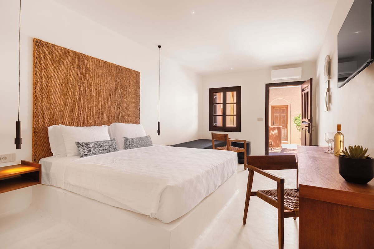 1 chambre, literie de qualité, couette en duvet