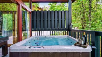 Bain à remous extérieur