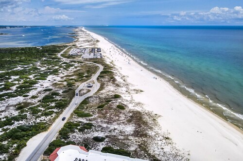 Brand new 5BD/5B,Community Boat Dock, Private Swim Spa, Sleeps 14+, Gulf Views