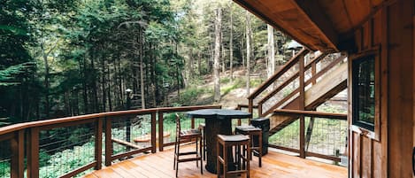 تناول الطعام بالخارج