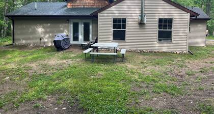 CABIN IN THE WOODS, 10 acres, Sleeps 8. Close to ORV trails and Forest Dunes.