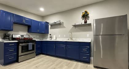 Casita Near Downtown - Free Parking & Patio