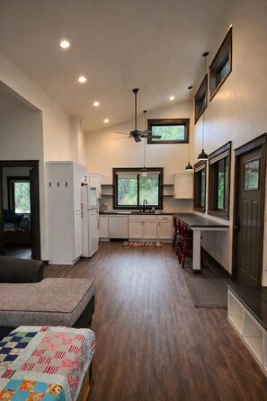 Interior - Deadwood Two Bit Cabin on the Creek (Sturgis)