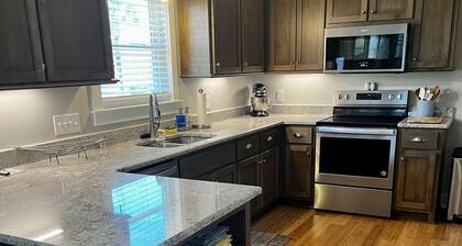 Beach Cottage/2 pools/Golf Cart Friendly/Beach Access