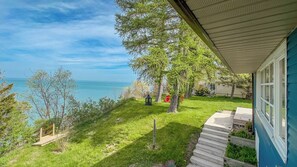 Property grounds - Sunset at SchadeView, Lake views, King Bed (Dashwood)
