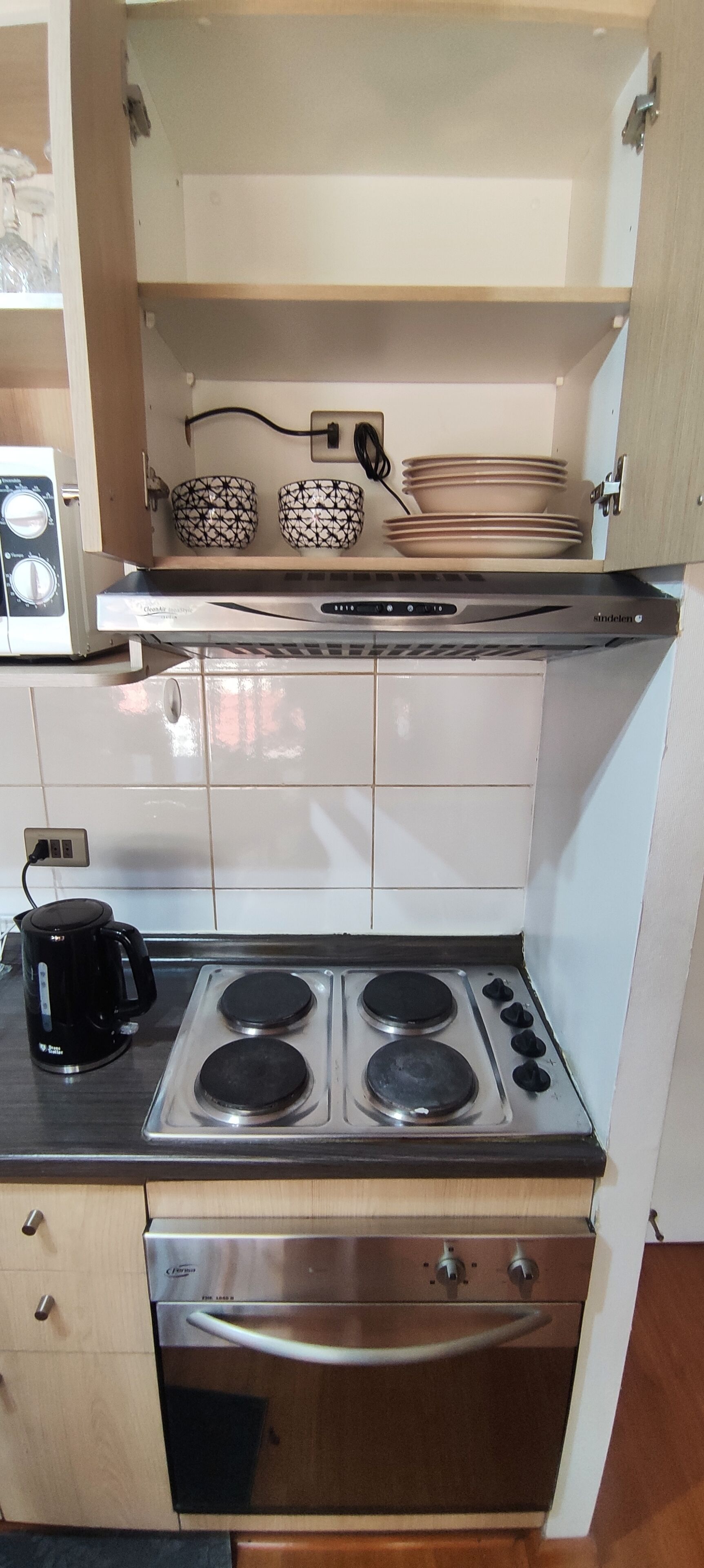 Batterie de cuisine, vaisselle et ustensiles