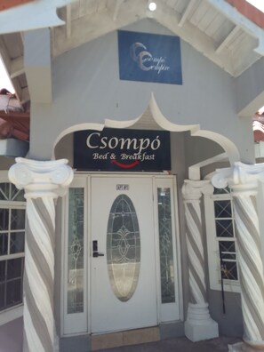 Bàn ủi/dụng cụ ủi quần áo 