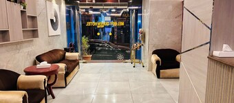 MELODY QUEEN HOTEL BY AURA