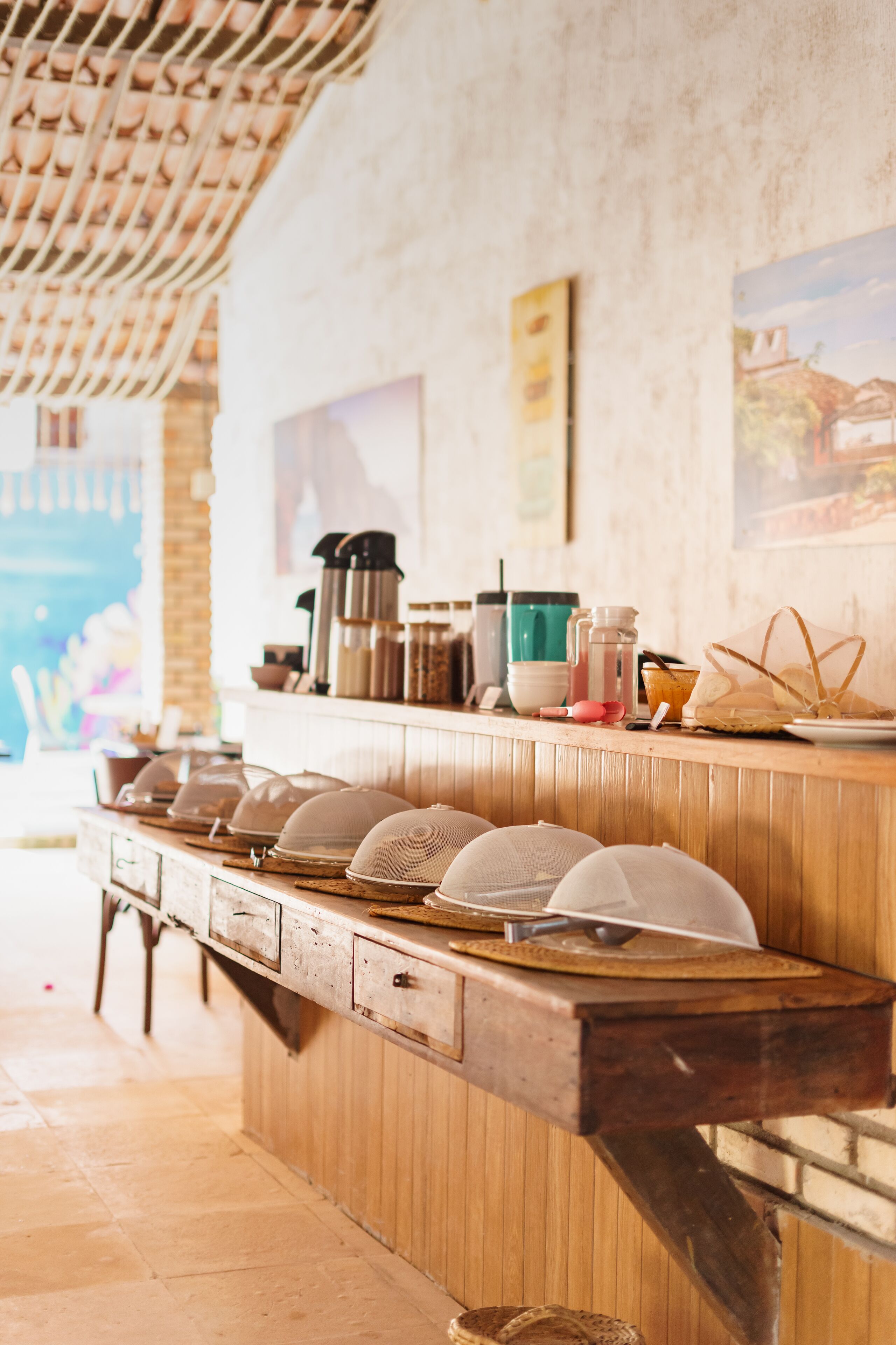 Café da manhã com buffet grátis todos os dias