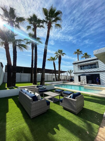 Residencia de Lujo en Zona Céntrica en Mexicali!