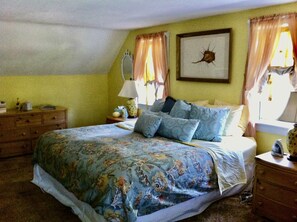 3 bedrooms, desk, WiFi