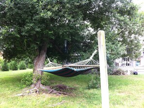 Property grounds - Charming, walk to Cape Cod Bay, bike trail (Brewster)