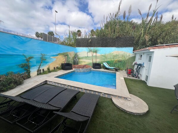 Een verwarmd zwembad