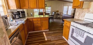 Traditional House | Private kitchen | Fridge, microwave, oven, stovetop