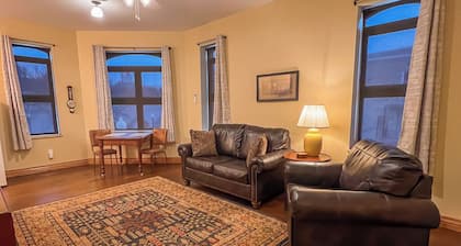 Elkader Iowa Bed & Breakfast, 2nd floor suite