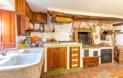 Awesome home in Villa di Piteccio