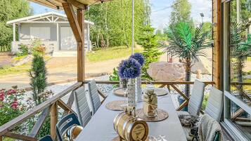 Outdoor dining