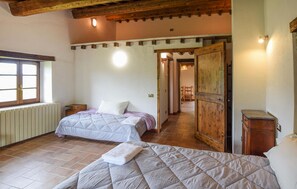 3 Schlafzimmer, Reisekinderbett, kostenloses WLAN, Bettwäsche