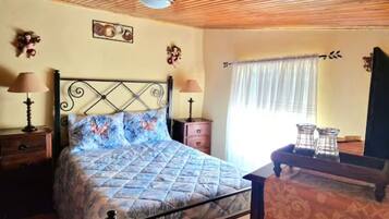 1 chambre, bureau, fer et planche à repasser, Wi-Fi gratuit