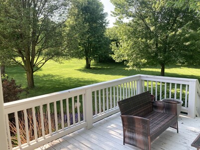 Cozy home ensconced in nature, close to Notre Dame and the best of the area. 