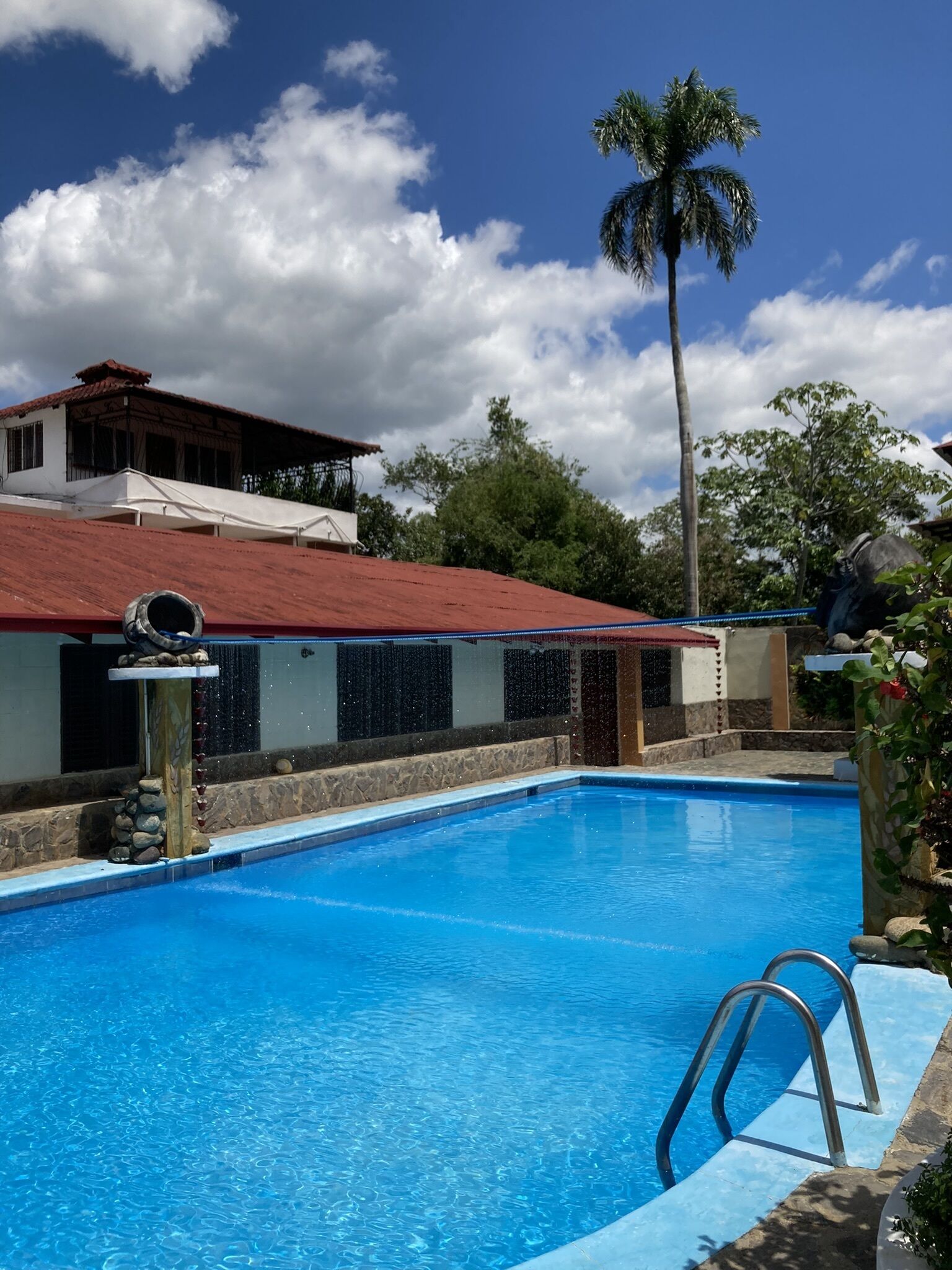 حمّام سباحة خارجي