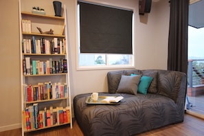 Living area - Vista Views Five Star (Mallacoota)