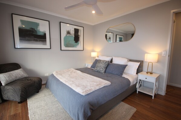 2 bedrooms, iron/ironing board, free WiFi, bed sheets