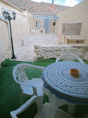 Outdoor dining - Willy Fogg (Pedrosa del Rey)