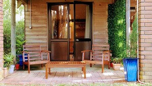 Exterior detail - Ruru Studio (Auckland)